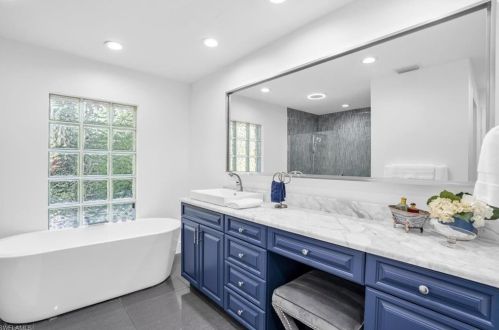1905 Imperial Golf Course Blvd, Naples FL  34110-1007 exterior