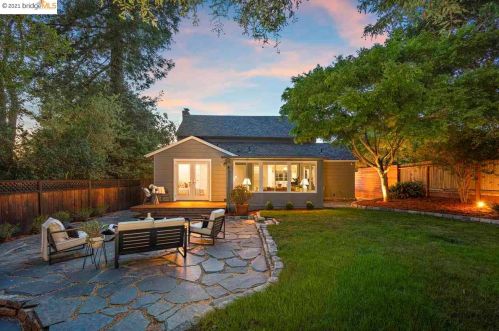 5828 Heron Dr, Oakland CA  94618-2628 exterior