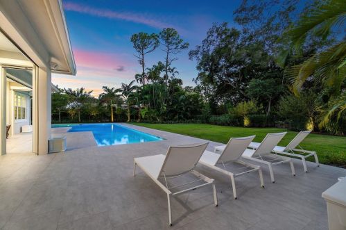 7 Country Rd, Boynton Beach FL  33436-5609 exterior