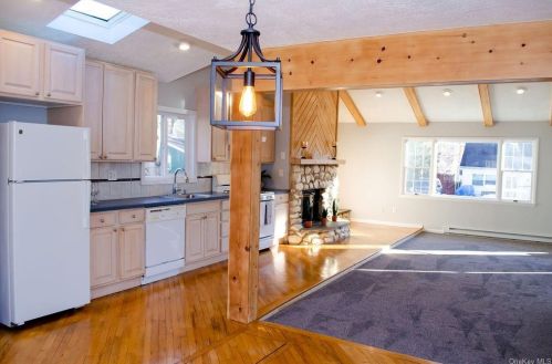 36 Floradan Rd, Tompkins Corners NY  10579-3032 exterior