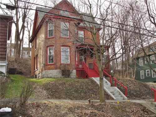 1014 Ackerman Ave, Syracuse, NY 13210-3036