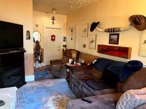 401 Water St, Grays Landing, PA 15461-1745