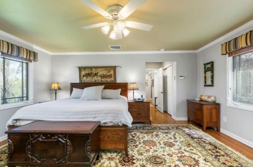 18 Aldridge Rd, Chappaqua NY  10514-3401 exterior