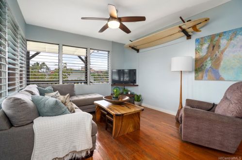 68023 Au St, Waialua, HI 96791-9472