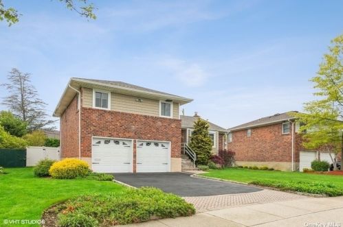 1480 Blue Spruce Ln, North Wantagh, NY 11793-2529