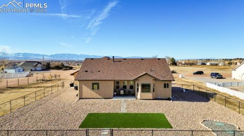 702 Calaveras Dr, Pueblo CO 81007-1942 exterior