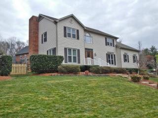 6305 Westwind Dr, Greensboro, NC 27410-4975