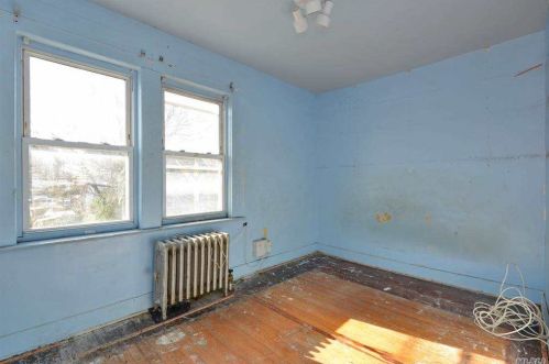 2111 Nameoke Ave, Far Rockaway NY  11691-3157 exterior