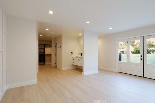 11512 La Maida St, North Hollywood CA  91601-4323 exterior