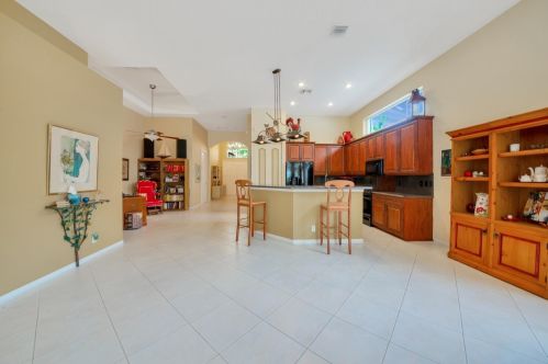 7110 Veneto Dr, Boynton Beach FL  33437-3741 exterior