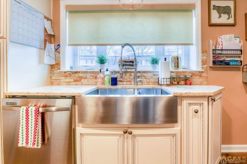 12 Nicholas Dr, Old Bridge NJ  08857-1558 exterior