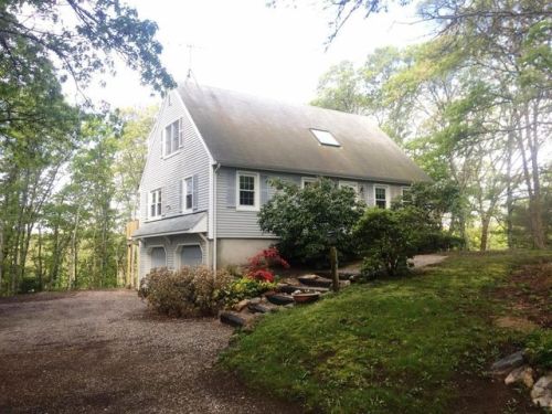 17 Braeside Rd, Falmouth, MA 02540-3007