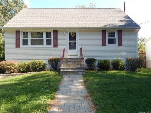 54 Orange Ter, Middletown, NY 10940-6739