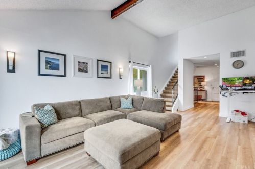 1722 Mountain Terrace Ln, Montebello CA  90640-2052 exterior