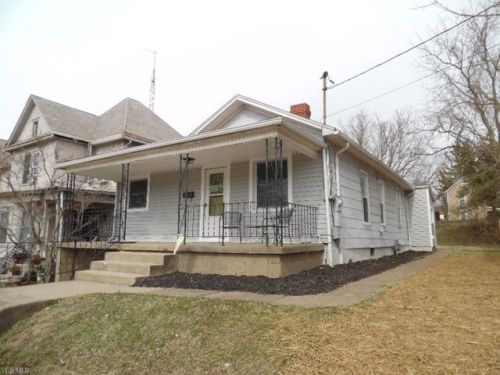 804 2nd St, Marietta, OH 45750-1820