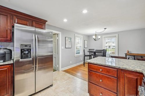 141 Cedarhurst Ln, Milford CT  06461-2721 exterior