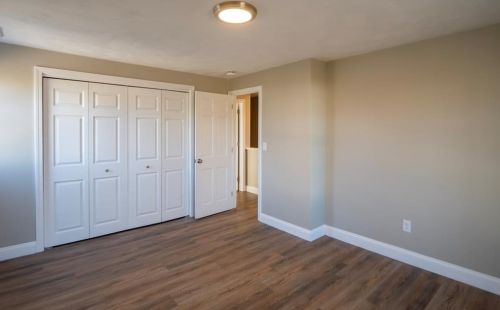 476 Grn End Ave, Middletown RI 02842-5626 exterior