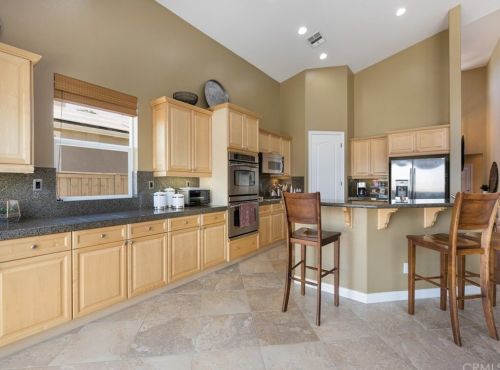 57 Volta Del Tintori St, Lake Elsinore CA  92532-0143 exterior