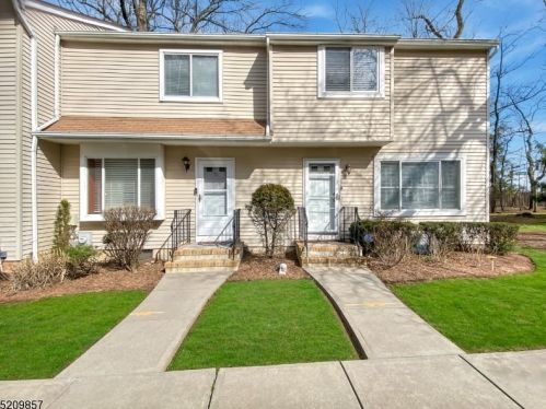 71 Woodland Dr, Roselle, NJ 07203-2466