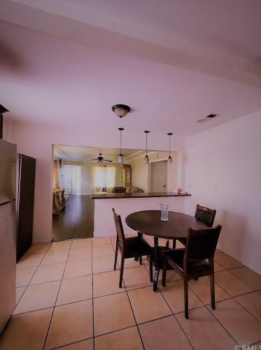 729 28th St, Bakersfield CA  93301-2560 exterior