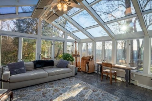 22 Crag Pl, Skyline Lakes NJ  07456-1814 exterior