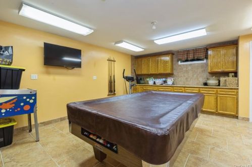 1 Lenni Lenape Ct, Stony Point NY  10980-3438 exterior