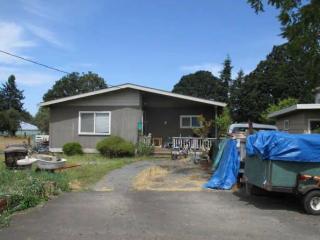 38823 Mathews Dr, Dexter, OR 97431-9713