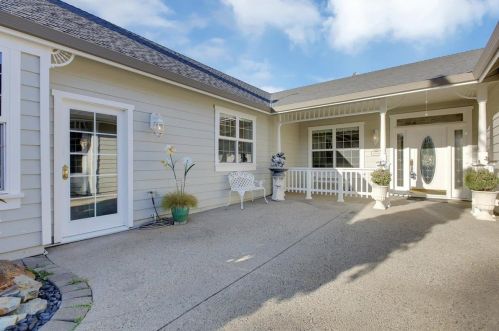 125 Scotia Pne Cir, Grass Valley CA  95945-5418 exterior