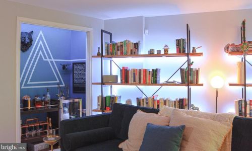 2186 Whisperwood Glen Ln, Herndon VA  20191-4146 exterior