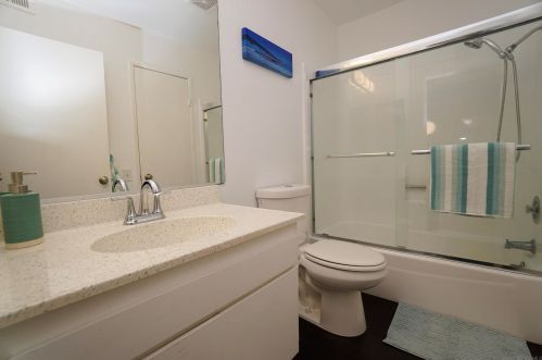 10860 Caravelle Pl, San Diego CA 92124-2039 exterior