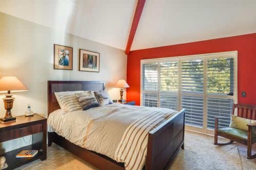 2082 Stonefield Ln, Santa Rosa CA  95403-0951 exterior