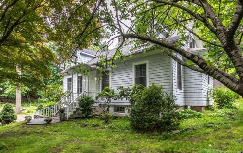 98 Kings Dr, Southport, CT 06890-1209