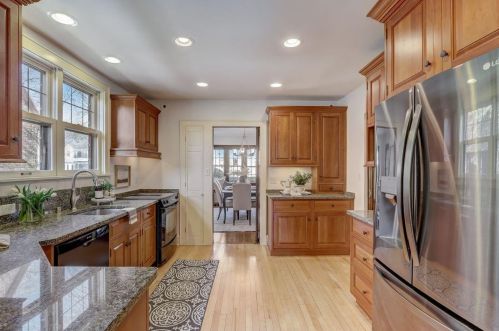 5347 Berkeley Blvd, Milwaukee WI 53217-5138 exterior