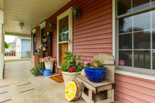 55641 Nursery Ave, Mishawaka, IN 46545-7744