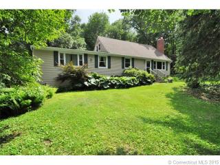50 Appleblossom Ln, Newtown, CT 06470-2202
