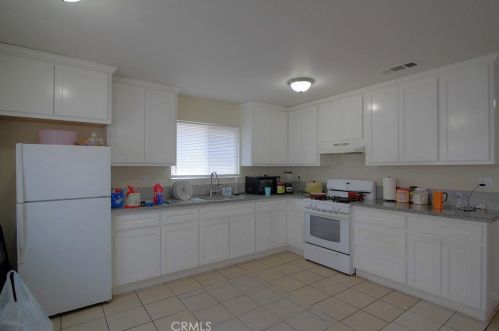 6942 Center St, Winton CA  95388-9395 exterior