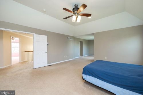5027 Woodgate Ln, Collegeville PA  19426-3365 exterior