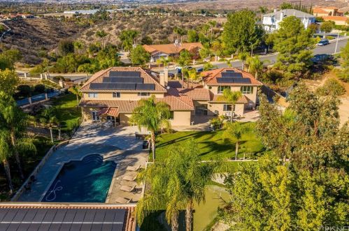 22140 Rolling Ridge Dr, Santa Clarita CA  91350-3308 exterior