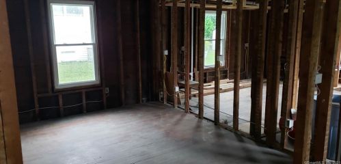 197 Vauxhall St, United States Coast Guard Ac CT  06320-3823 exterior