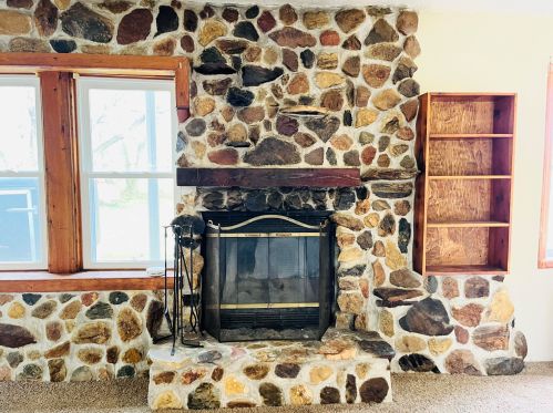 16018 Pigeon River Rd, Cleveland, WI 53015-1103