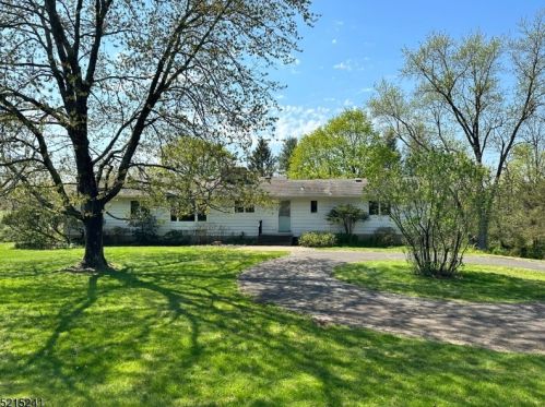 98 Readington Rd, White House Station, NJ 08889-3113