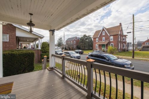 419 Derstine Ave, Lansdale PA 19446-3536 exterior