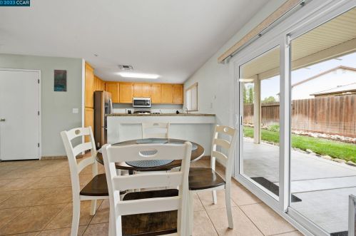 932 Anderson Cir, Woodland CA  95776-5100 exterior