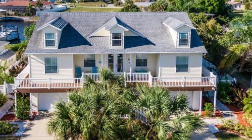 821 Blue Heron Blvd, Ruskin, FL 33570-3813