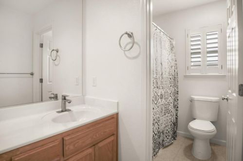 5812 Homewood Way, Riverbank CA  95367-9550 exterior