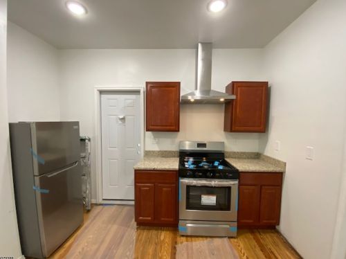 176 Linden Ave, Irvington NJ  07111-2524 exterior