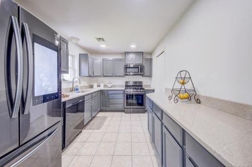 29 Muntz Ln, Garnerville NY  10923-1651 exterior