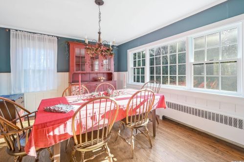 34 Twin Cedar Ln, Northport NY  11768-2232 exterior