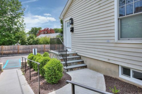194 South Ave, New Canaan CT  06840-5728 exterior