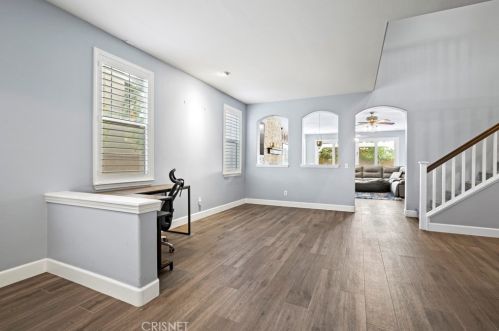 27836 Mariposa Ln, Santa Clarita CA  91384-4114 exterior